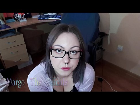 ❤️ Merch Sexy gyda Sbectol Yn Sugno Dildo'n Ddwfn ar y Camera ☑Fideo porn ar cy.4k-porno.ru ️❤